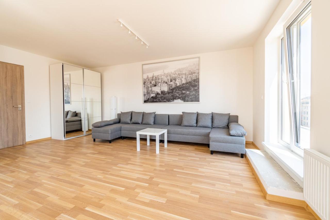 Penthouse # 81 With Panoramic City View In Elite Rezidence With Free Parking Praga Exterior foto